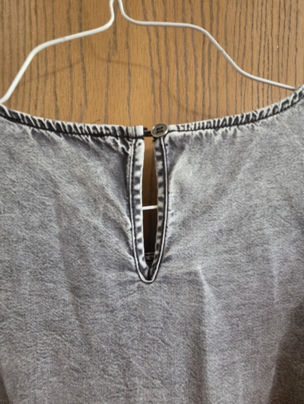 Doe & Rae Washed Gray Ruffle Short Dress Size Medium - Picture 7 of 8